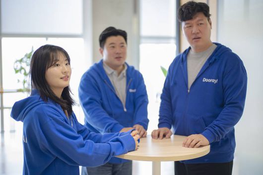 세 사람 모두 협업 툴이 세상을 바꾼다는 마음가짐으로 일한다 / 출처=IT동아