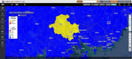 실시간 산사태 위험도(7월 21일 오후 2시 기준)에 따르면 경남 의령군과 함안군이 산사태 위험도 다소 높음을 보인다