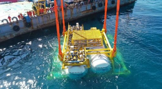 하이난 앞바다에 해저 데이터센터를 설치하고 있는 하이랜더 / 출처=하이랜더