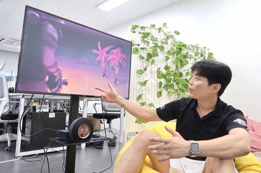 백룸컴퍼니 차기작 백룸클리너스에 대해 설명하는 김주완 대표 / 출처=IT동아