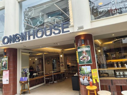 오뉴하우스 삼청 1층 카페 전경 / 출처=IT동아