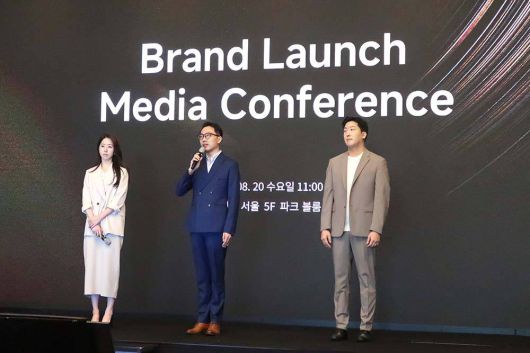 (왼쪽부터) 백민경 매니저, 브랜든 리 총괄, 이상엽 리더 / 출처=IT동아