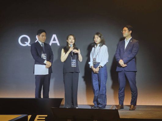 질의응답 중인 헤일리 유 드리미 GTM 매니저(왼쪽에서 두 번째)와 전재동 코오롱글로벌 팀장(맨 오른쪽) / 출처=IT동아