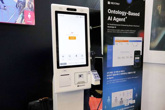 2025년 대한민국 소상공인대회 스마트기술 체험관에 전시된 넥스트페이먼츠의 배리어프리 키오스크 / 출처=IT동아