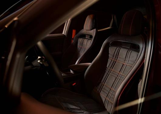 제네시스 GV60 마그마 실내 / 출처=제네시스