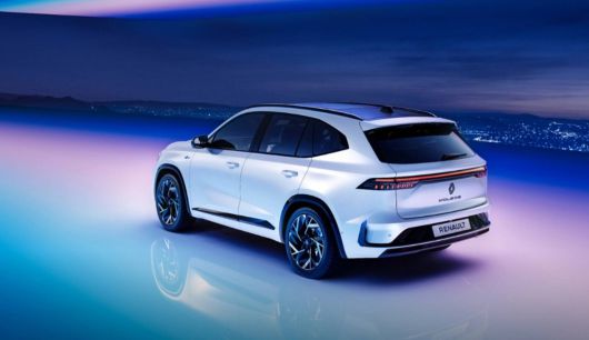 주행 중인 그랑 콜레오스 / 출처=르노코리아