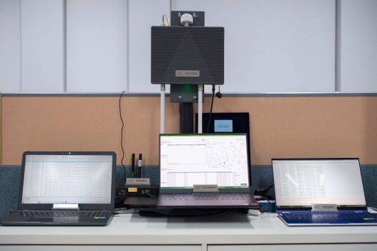 LTE-V2X 무선 통신을 통한 표준적합성 확인용 기준 장비, 자율주행 차량의 신뢰성을 확인하는데 사용된다 / 출처=IT동아