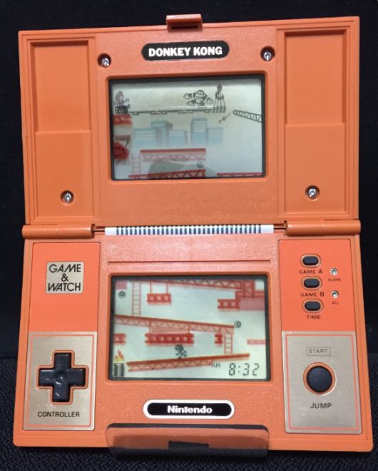 (NDS의 전신이 되었다고 할 수 있는 더블 화면 구성)