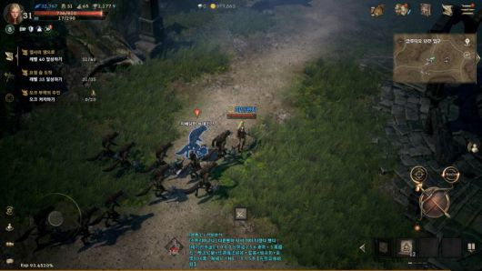 몬스터가 죽을 때까지 쫓아오기 때문에 둘러쌓이면 위험하다