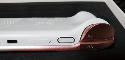 마감이 좋고 재질이 고급스럽다