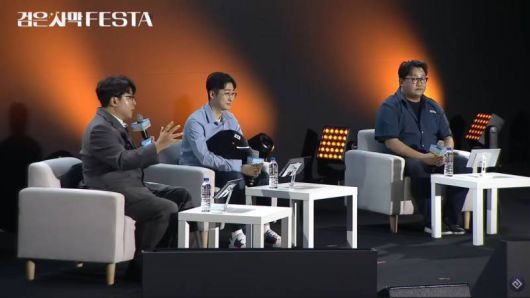 독도 신발을 신고 행사에 참여한 김재희 PD