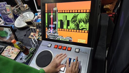 아케이드 게임기를 직접 이식한 컨트롤러