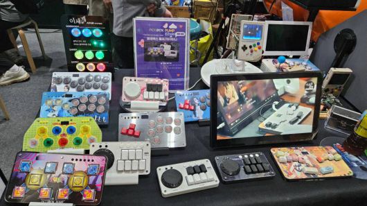 독수공방X이세계공방에서 발표한 다채로운 컨트롤러들