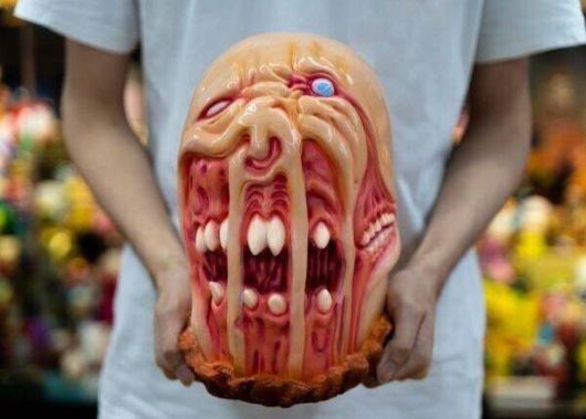 헐.. 이 피규어를 과연 누가 구입할까..  이베이에 검색해보니 판매가 되고 있다...