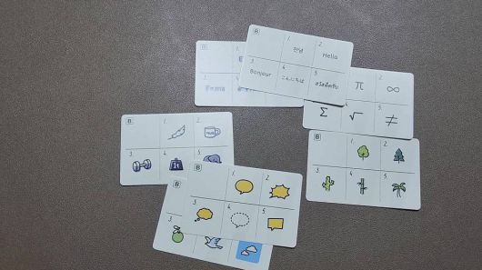 뒷면에는 그림이 있어서 여러번 플레이가 된다