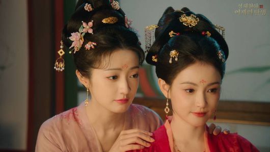 예쁜 애 옆에 예쁜 애