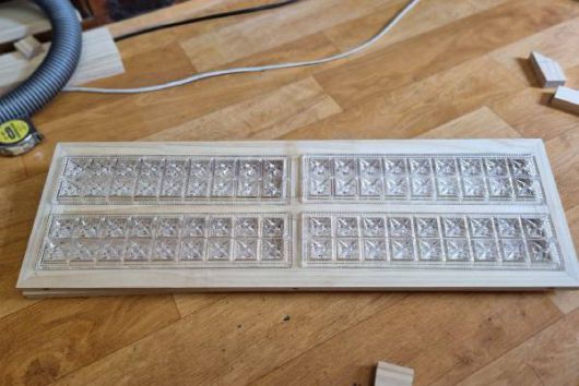 천정 부분에 은은한 불빛을 보여줄 장치