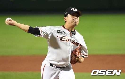 [OSEN=대전, 곽영래 기자]8회초 한화 강재민이 역투하고 있다. /youngrae@osen.co.kr