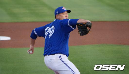 [OSEN=더니든(미 플로리다주), 이사부 통신원]1회 토론토 류현진이 역투하고 있다.  / lsboo@osen.co.kr