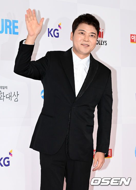 [OSEN=민경훈 기자]연예가중계 이혜성 아나운서가 포토월로 입장하며 포즈를 취하고 있다./ rumi@osen.co.kr