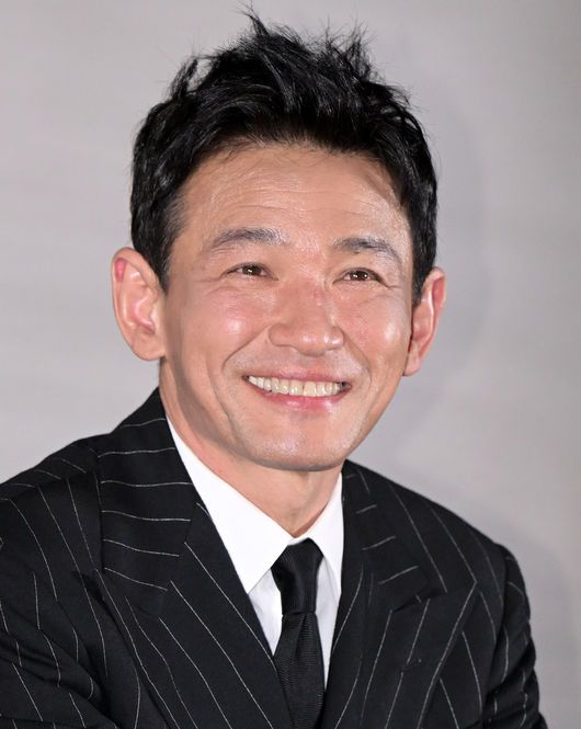 [OSEN=지형준 기자] 13일 오후 서울 강남구 삼성동 메가박스 코엑스에서 영화 ‘교섭’ 언론배급시사회가 열렸다.  '교섭'(감독 임순례, 제공배급 플러스엠 엔터테인먼트, 제작 영화사 수박원테이크 필름)은 최악의 피랍사건으로 탈레반의 인질이 된 한국인들을 구하기 위해 아프가니스탄으로 향한 외교관과 현지 국정원 요원의 교섭 작전을 그린다.  배우 현빈, 강기영, 황정민이 포토타임을 하고 있다. 2023.01.13 /jpnews@osen.co.kr