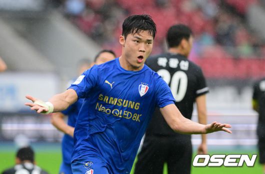 [OSEN=성남, 지형준 기자]전반 수원 오현규가 선제골을 넣고 기뻐하고 있다. 2022.10.03 /jpnews@osen.co.kr