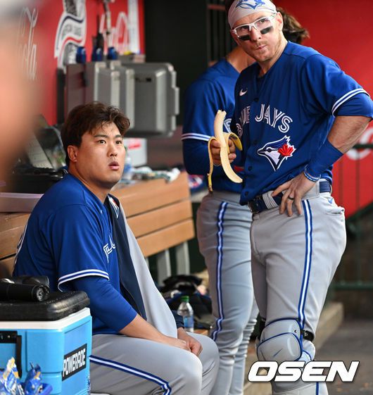 [OSEN=최규한 기자] 토론토 블루제이스 류현진, 대니 잰슨. 2022.05.27 /dreamer@osen.co.kr