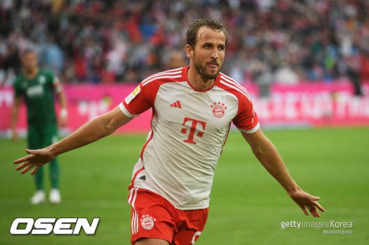 [사진] 어린 시절부터 몸담았던 토트넘 홋스퍼와 작별한 해리 케인.