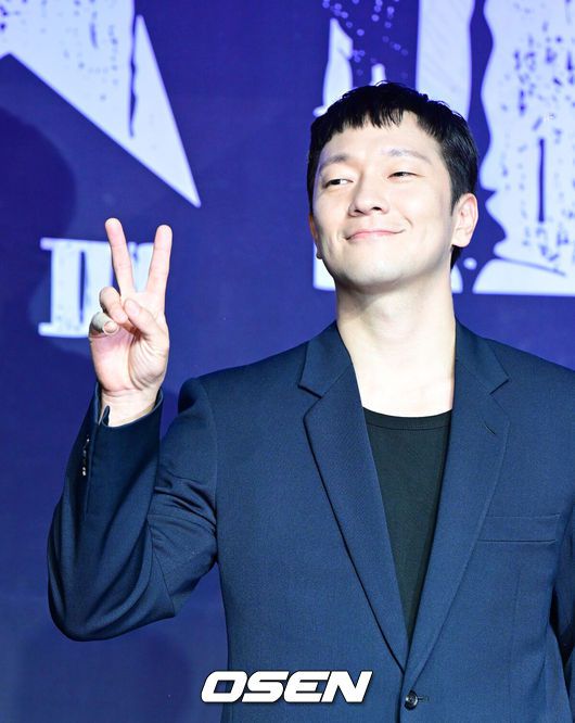 [OSEN=지형준 기자] 18일 오전 서울 강남구 삼성동 그랜드 인터컨티넨탈 서울 파르나스에서 넷플릭스 오리지널 시리즈 'D.P.' 시즌2 제작발표회가 열렸다.배우 손석구가 포토타임을 하고 있다. 2023.07.17 /jpnews@osen.co.kr