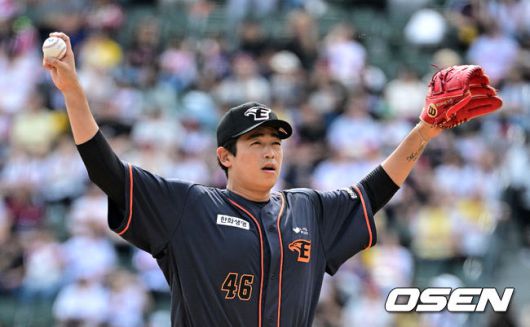 [OSEN=잠실, 지형준 기자]1회말 한화 선발 이태양이 경기를 준비하고 있다. 2023.09.24 /jpnews@osen.co.kr