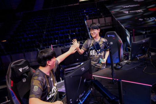 라이엇 게임즈 플리커.