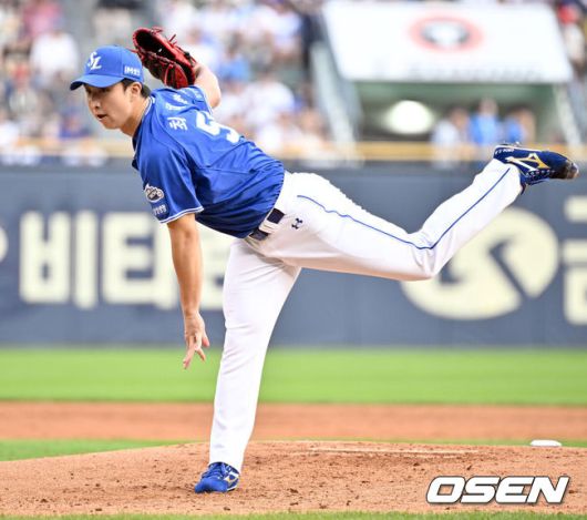 [OSEN=잠실, 조은정 기자]13일 오후 서울 잠실야구장에서2024 신한 SOL Bank KBO리그 두산 베어스와 삼성 라이온즈의 경기가 열렸다.이날 홈팀 두산은 시라카와를, 방문팀 삼성은 원태인을 선발 투수로 내세웠다.1회말 2사 1루 삼성 최채흥이 역투하고 있다. 2024.07.13 /cej@osen.co.kr