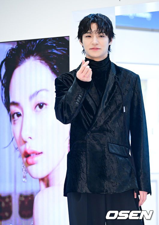 [OSEN=최규한 기자] 모델 채종석이 포토타임을 하고 있다. 2025.01.13 / dreamer@osen.co.kr