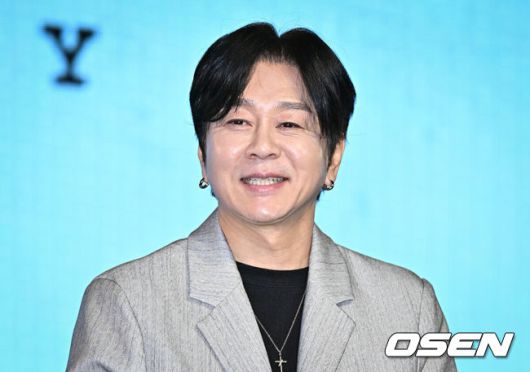 [OSEN=조은정 기자]밴드 YB가 새 EP '오디세이'(Odyssey) 발매 기념 기자간담회를 17일 서울 마포구 홍대 롤링홀에서 가졌다.YB의 새 EP '오디세이'는 험난한 경험을 통해 성장하며 자아를 찾아 나가는 과정을 담고 있다. '리벨리온'을 포함해 타이틀곡 '오어키드'(Orchid)와 수록곡 '스톰본'(StormBorn), '엔드 앤드 엔드'(End And End) 등 총 6트랙이 담긴다.YB 윤도현이 간담회를 하고 있다. 025.02.17 /cej@osen.co.kr
