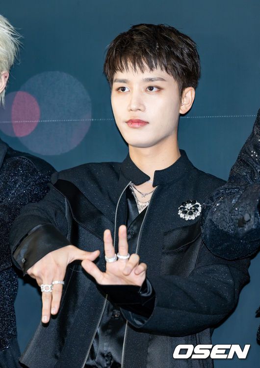 [OSEN=민경훈 기자] 23일 오후 서울 송파구 잠실종합운동장 올림픽주경기장에서 NCT 127 월드투어 서울 스페셜 공연 ‘NEO CITY : SEOUL  THE link +’(네오 시티 : 서울  더 링크 플러스)의 기자회견이 열렸다.이 자리에는 NCT 127(엔씨티 127) 멤버 태일, 쟈니, 태용, 유타, 도영, 재현, 마크, 해찬, 정우가 참석했다.NCT 127 태일이 입장하며 포즈를 취하고 있다. 2022.10.23 / rumi@osen.co.kr