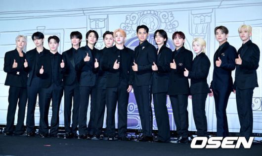 [OSEN=이대선 기자] 21일 오후 인천 영종도 인스파이어 아레나에서 ‘2024 SBS 가요대전 서머(2024 SBS 가요대전 Summer)’ 블루카펫 행사가 열렸다.‘2024 SBS 가요대전 Summer’는 잔나비를 비롯해 NCT 127, 온앤오프, Stray Kids, (여자)아이들, 투모로우바이투게더, 이영지, CRAVITY, WOOAH, STAYC, 엔하이픈, NMIXX, IVE, 르세라핌, 뉴진스, xikers, KISS OF LIFE, ZEROBASEONE, NCT WISH, 아일릿까지 총 20팀의 아티스트가 출연한다.그룹 스트레이키즈가 블루카펫을 밟고 있다. 2024.07.21 /sunday@osen.co.kr