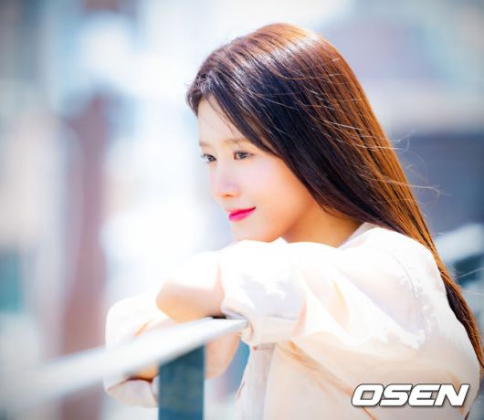 [OSEN=민경훈 기자] 배우 추소정이 최근 서울 마포구 합정동 OSEN 사옥에서 인터뷰를 가졌다.배우 추소정(우주소녀 엑시)은 tvN 월화드라마 ‘이혼보험’에서 보험 사고의 손해액을 결정해 보험금을 지급하는 손해사정사 조아영 역을 맡아 열연을 펼쳤다.배우 추소정이 카메라 앞에서 포즈를 취하고 있다. 2025.05.07 / rumi@osen.co.kr