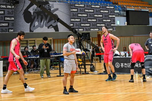 [사진] 스위스 로잔의 교체선수 자리는 비어있었다