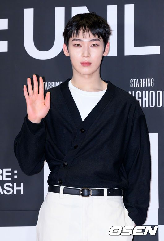 [OSEN=이대선 기자] 11일 오후 서울 메가박스 코엑스에서 그룹 엔하이븐의 미니 6집 ‘DESIRE : UNLEASH’의 콘셉트 시네마(DESIRE Concept Cinema) 프리미어 이벤트가 열렸다.엔하이픈은 내달 5일 미니 6집 ‘DESIRE : UNLEASH’로 7개월만에 컴백한다. ‘DESIRE : UNLEASH’는 사랑하는 너에게 느끼는 욕망을 엔하이픈만의 감정으로 전달하는 스토리를 담은 앨범이다.엔하이픈 선우가 레드카펫을 밟고 있다. 2025.05.11 /sunday@osen.co.kr