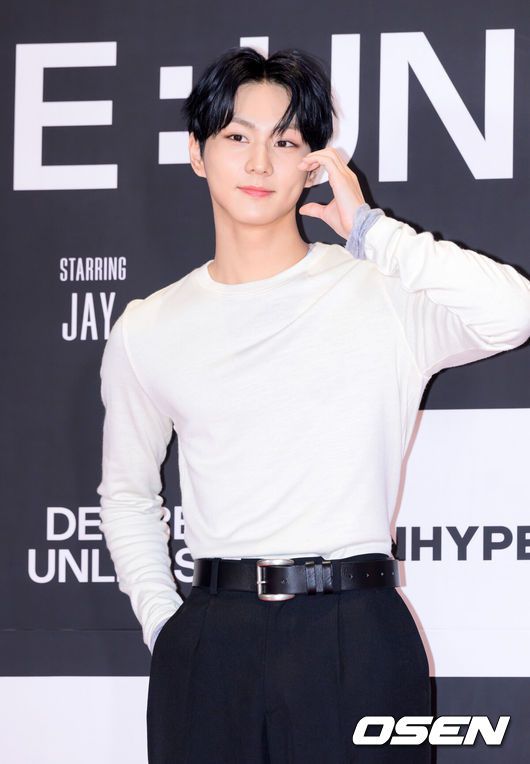 [OSEN=이대선 기자] 11일 오후 서울 메가박스 코엑스에서 그룹 엔하이븐의 미니 6집 ‘DESIRE : UNLEASH’의 콘셉트 시네마(DESIRE Concept Cinema) 프리미어 이벤트가 열렸다.엔하이픈은 내달 5일 미니 6집 ‘DESIRE : UNLEASH’로 7개월만에 컴백한다. ‘DESIRE : UNLEASH’는 사랑하는 너에게 느끼는 욕망을 엔하이픈만의 감정으로 전달하는 스토리를 담은 앨범이다.엔하이픈 정원이 레드카펫을 밟고 있다. 2025.05.11 /sunday@osen.co.kr