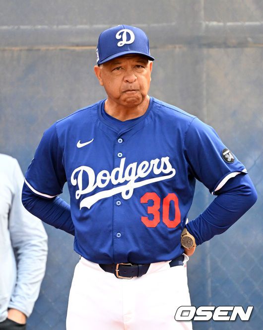[OSEN=이대선 기자] LA 다저스 데이브 로버츠 감독. 2025.02.18 / sunday@osen.co.kr