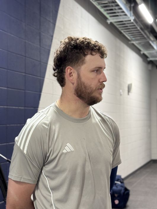 두산 콜어빈이 13일 대전 한화전을 앞두고 태도 논란에 대해 사과하고 있다. /두산 베어스 제공