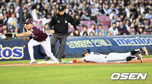 [OSEN=잠실, 이대선 기자] 14일 오후 서울 잠실야구장에서 2025 신한 SOL Bank KBO리그 LG 트윈스와 키움 히어로즈의 경기가 열렸다.LG는 송승기, 키움은 로젠버그를 선발 투수로 내세웠다.3회말 무사 2루에서 LG 박해민이 3루 도루에 성공하고 있다. 2025.05.14 /sunday@osen.co.kr