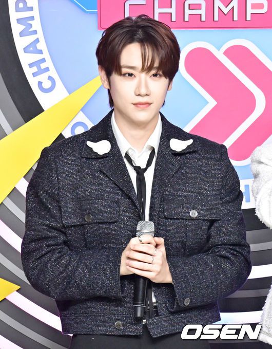 [OSEN=고양, 조은정 기자]26일 오후 경기도 고양시 일산 MBC 드림센터에서 MBC M '쇼! 챔피언(이하 ‘쇼챔피언’)’ 생방송이 진행됐다.이날 '쇼챔피언’에는 MC EPEX(이펙스) 금동현, Xdinary Heroes 가온을 비롯해 Candy Shop(캔디샵), FANTASY BOYS(판타지 보이즈), GENBLUE(젠블루), NMIXX(엔믹스), NouerA(누에라), SAY MY NAME(세이마이네임), W24, Xdinary Heroes(엑스디너리 히어로즈), 규빈, 그라나다(GRANADA), 더윈드(The Wind)가 생방송 무대에 올랐다.이펙스 금동현이 진행을 하고 있다. 2025.03.26 /cej@osen.co.kr