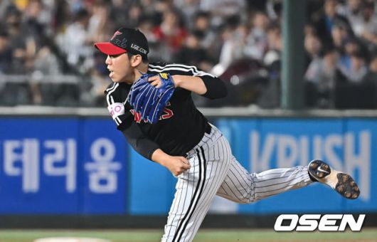 [OSEN=부산, 이석우 기자] 21일 부산 사직야구장에서 2025 신한 SOL 뱅크 KBO 리그 롯데 자이언츠와 LG 트윈스의 경기가 열렸다. 홈팀 롯데는 나균안이, 방문팀 LG는 임찬규가 선발 출전했다.LG 트윈스 박명근이 역투하고 있다. 2025.05.21 / foto0307@osen.co.kr