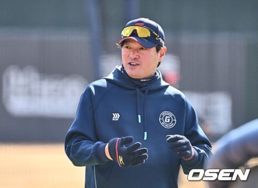 [OSEN=이석우 기자] 롯데 임훈 타격코치. 2025.03.10 / foto0307@osen.co.kr
