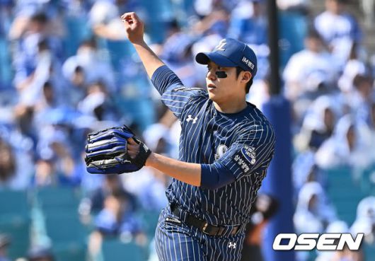 [OSEN=대구, 이석우 기자] 25일 대구삼성라이온즈파크에서 2025 신한 SOL 뱅크 KBO 리그 삼성 라이온즈와 KIA 타이거즈의 경기가 열렸다. 홈팀 삼성은 원태인이, 방문팀 KIA는 윤영철이 선발 출전했다. 삼성 라이온즈 선발 투수 원태인이 역투하고 있다. 2025.05.25 / foto0307@osen.co.kr