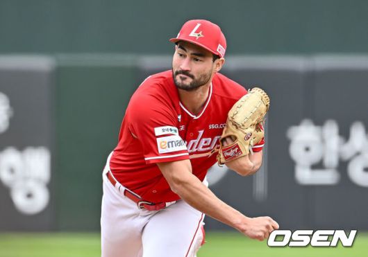 [OSEN=부산, 이석우 기자] SSG 랜더스 화이트 / foto0307@osen.co.kr