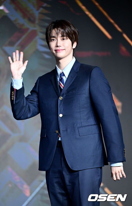 [OSEN=최규한 기자] 29일 오전 서울 마포동 호텔나루 엠갤러리에서 넷플릭스‘데블스 플랜: 데스룸’ 제작발표회가 열렸다.‘데블스 플랜: 데스룸’은 다양한 직업군의 플레이어가 7일간 합숙하며 최고의 브레인을 가리는 두뇌 서바이벌 게임이다.인플루언서 정현규가 포토타임을 하고 있다. 2025.04.29 / dreamer@osen.co.kr