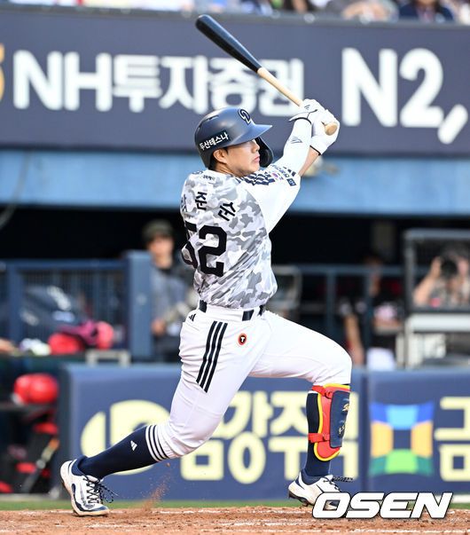 [OSEN=잠실, 이대선 기자] 3일 오후 서울 잠실야구장에서 2025 신한 SOL Bank KBO리그 두산 베어스와 KIA 타이거즈의 경기가 열렸다.두산은 곽빈, KIA는 양현종을 선발 투수로 내세웠다.5회말 무사에서 두산 박준순이 우전 안타를 치고 있다. 2025.06.03 /sunday@osen.co.kr